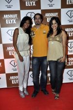 Nina Manuel, Adam Bedi, Nisha Harale at Sun Dance Party by Absolut Elyx in Mumbai on 21st Oct 2012 (102).JPG